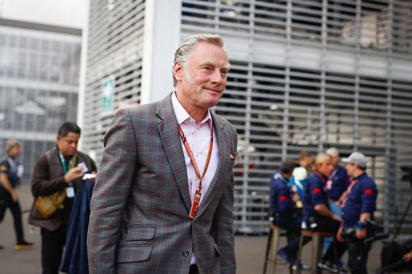 Bratches odchází z funkce marketingového ředitele F1 Bratches odchází z funkce marketingového ředitele F1