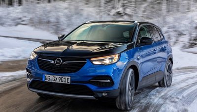 Plug-in hybridní Opel Grandland X Hybrid4 na český trh