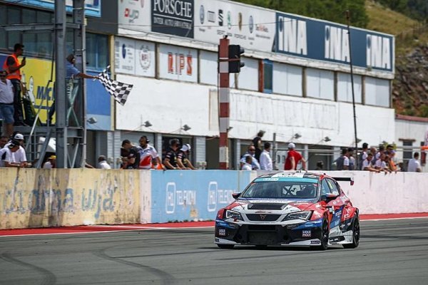 Makeš bude pokračovat v TCR Eastern Europe