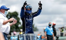 Rosenqvist se dočkal prvního vítězství v IndyCar