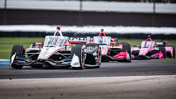 Newgarden začal tam, kde vloni skončil