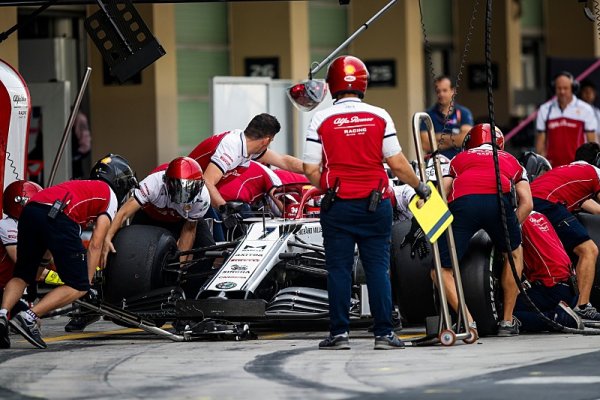 Zkrácená sezona ve F1 vyjde pěkně draho Zkrácená sezona ve F1 vyjde pěkně draho