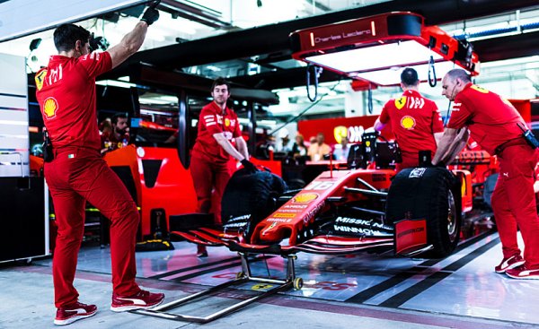Nové auto Ferrari zvládlo crashtest Nové auto Ferrari zvládlo crashtest