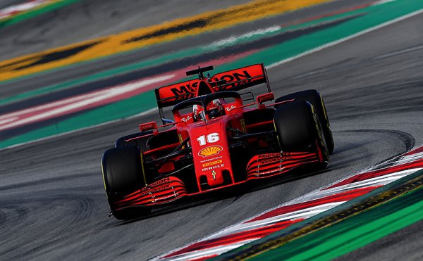 Ferrari stihlo odstranit problém s převodovkou