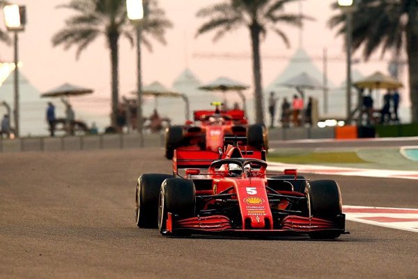 Ferrari chce za málo peněz hodně muziky Ferrari chce za málo peněz hodně muziky