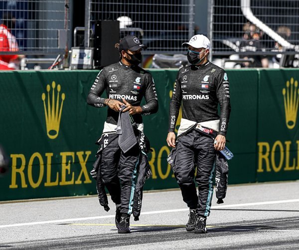 Hamilton a Bottas zůstanou v Mercedesu