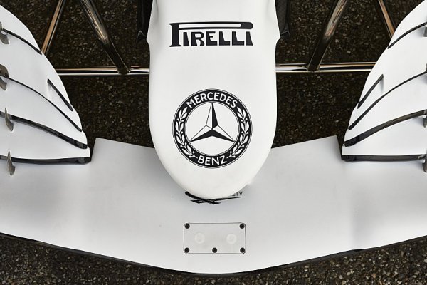 Mercedes nechal ukázat holou skutečnost Mercedes nechal ukázat holou skutečnost
