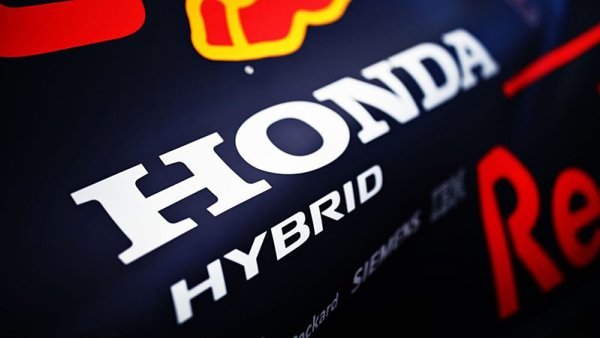 Red Bull chce přebrat projekt Hondy