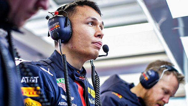 Williams získal pouze Albona, ne Red Bull