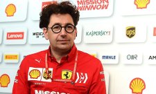 Ferrari trápí rostoucí vliv Mercedesu