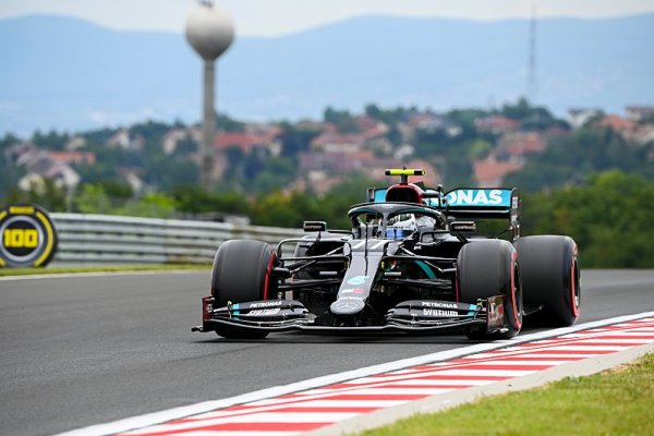 Mercedes ostatním ujede na jakýchkoliv pneumatikách