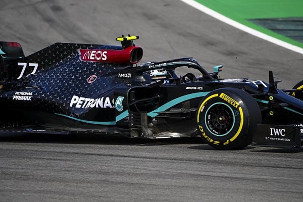 Bottas trefil ptáka i nejlepší čas