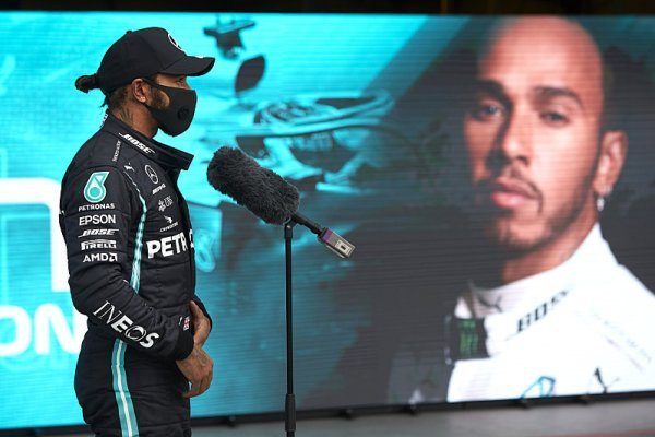 Hamilton se už ve 150 závodech objevil v čele