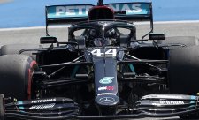 Mercedes zůstane černý