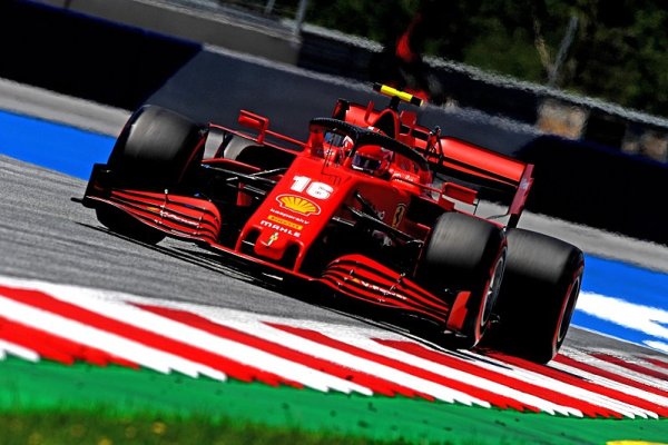 Všechny týmy s motorem Ferrari zpomalily Všechny týmy s motorem Ferrari zpomalily