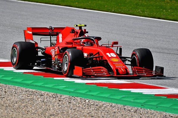 Ferrari ztratilo na rovinkách 0,7 sekundy