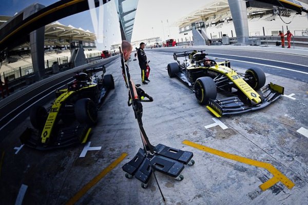 Renault ukáže nové auto 12. února Renault ukáže nové auto 12. února