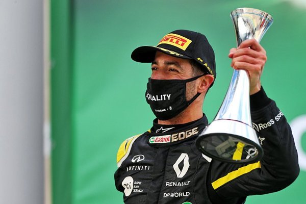 Ricciardo se zapomněl napít z boty