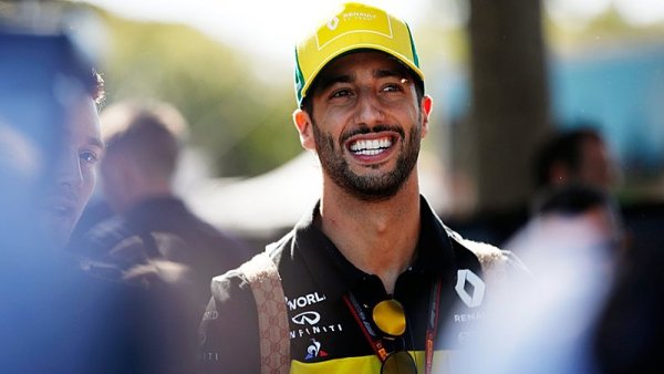 Renault čeká na Ricciardovo rozhodnutí
