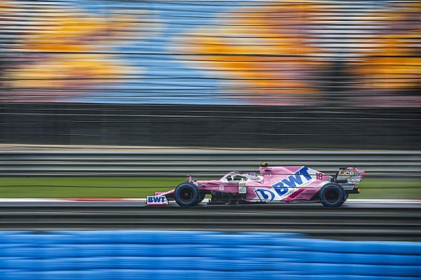 Stroll má konečně pole position jisté