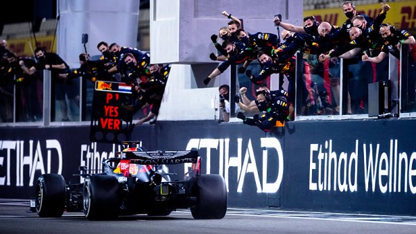 Verstappen by raději vyhrál první než poslední závod Verstappen by raději vyhrál první než poslední závod