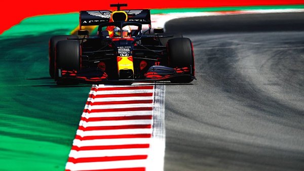 Proč to Verstappen nezkusil na tvrdších pneumatikách?