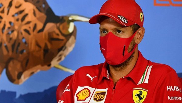 Vettelovi ke smlouvě dopomohl Ecclestone
