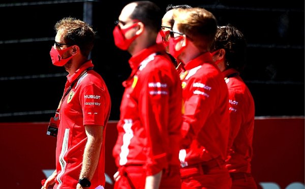 Vettela překvapilo, že nedostane smlouvu