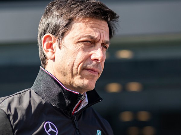 Wolff a Horner nesmějí chodit za komisaři