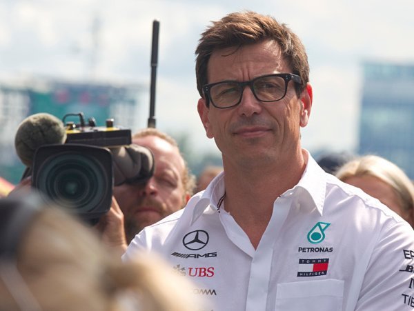 Wolff deklaroval věrnost Mercedesu