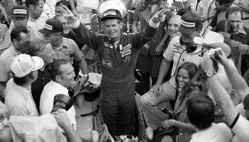 Zemřel trojnásobný vítěz Indy500 Bobby Unser