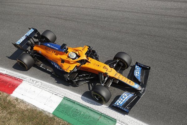 Překvapivé dvojité vítězství pro McLaren, na nejvyšším stupni Ricciardo