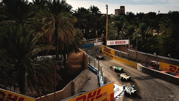 Formule E skutečně začne v Saúdské Arábii Formule E skutečně začne v Saúdské Arábii