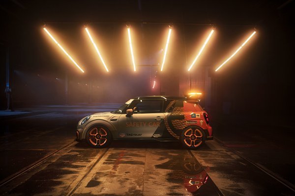 Elektrické MINI pojede jako safety car