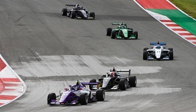 Sedačka ve FIA F3 jako odměna za titul ve W Series?