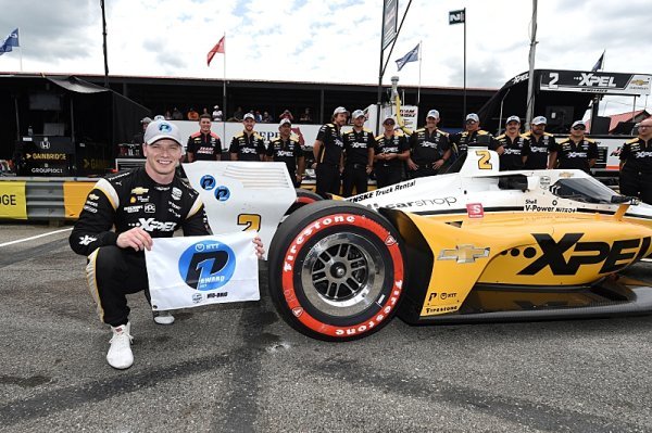 Newgarden porazil Hertu o 0,0031 sekundy