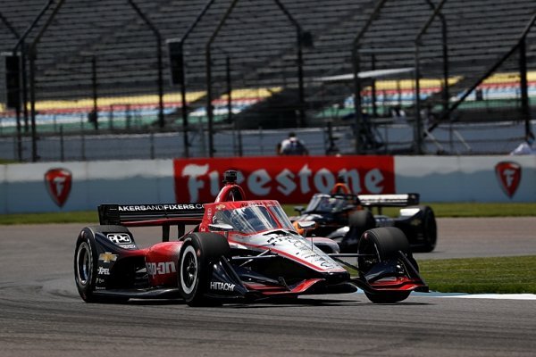 Newgarden se posunul na první místo Newgarden se posunul na první místo