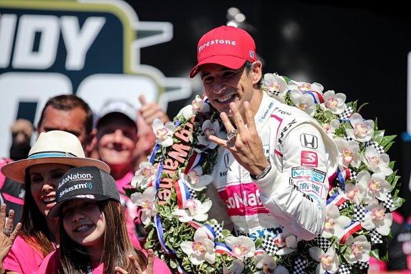 Hélio Castroneves se stal čtyřnásobným vítězem Indy500!