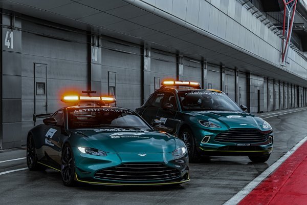 Je safetycar Aston Martinu želva?