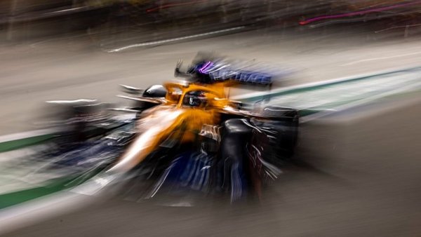 Kam se hrabe Aston na McLaren Kam se hrabe Aston na McLaren