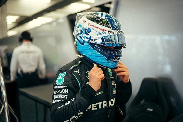 Bottas přijal roli nosiče vody