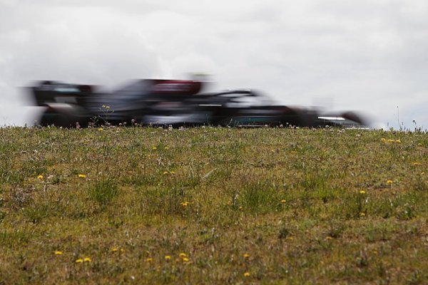 Hamilton a Verstappen se prali, Bottas se smál