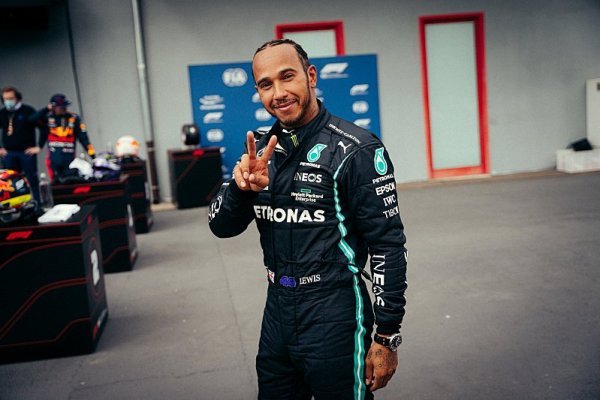 Hamilton se obává strategie Red Bullu Hamilton se obává strategie Red Bullu
