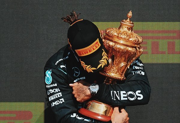 Verstappen měl nechat prostor, míní Hamilton