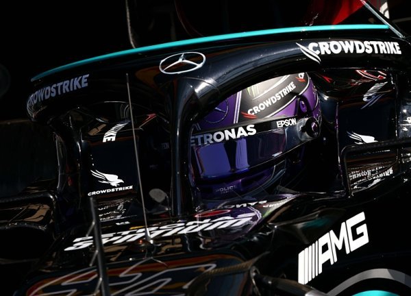 Hamilton očekává snadné vítězství Verstappena