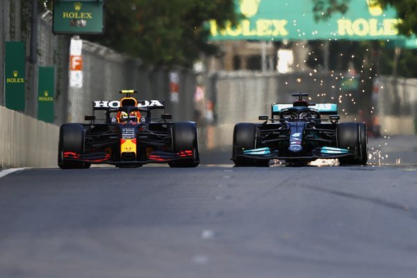 Verstappen popírá podíl týmu na havárií