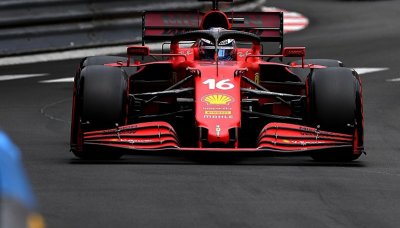 Ferrari je konečně zpátky, černý Hamiltonův den
