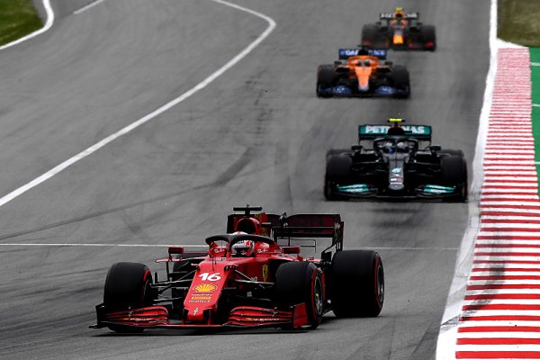 Začne Ferrari drtit konkurenci?