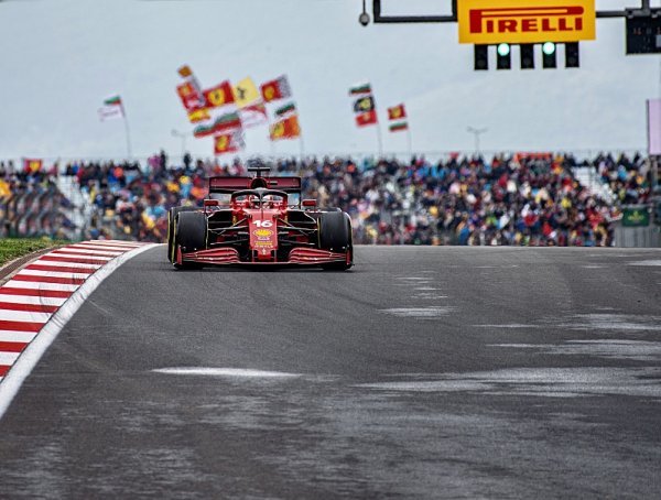 Ferrari se risk s motory vyplácí