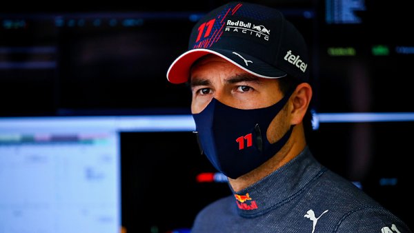 Pérez se učí Verstappenův jezdecký styl Pérez se učí Verstappenův jezdecký styl